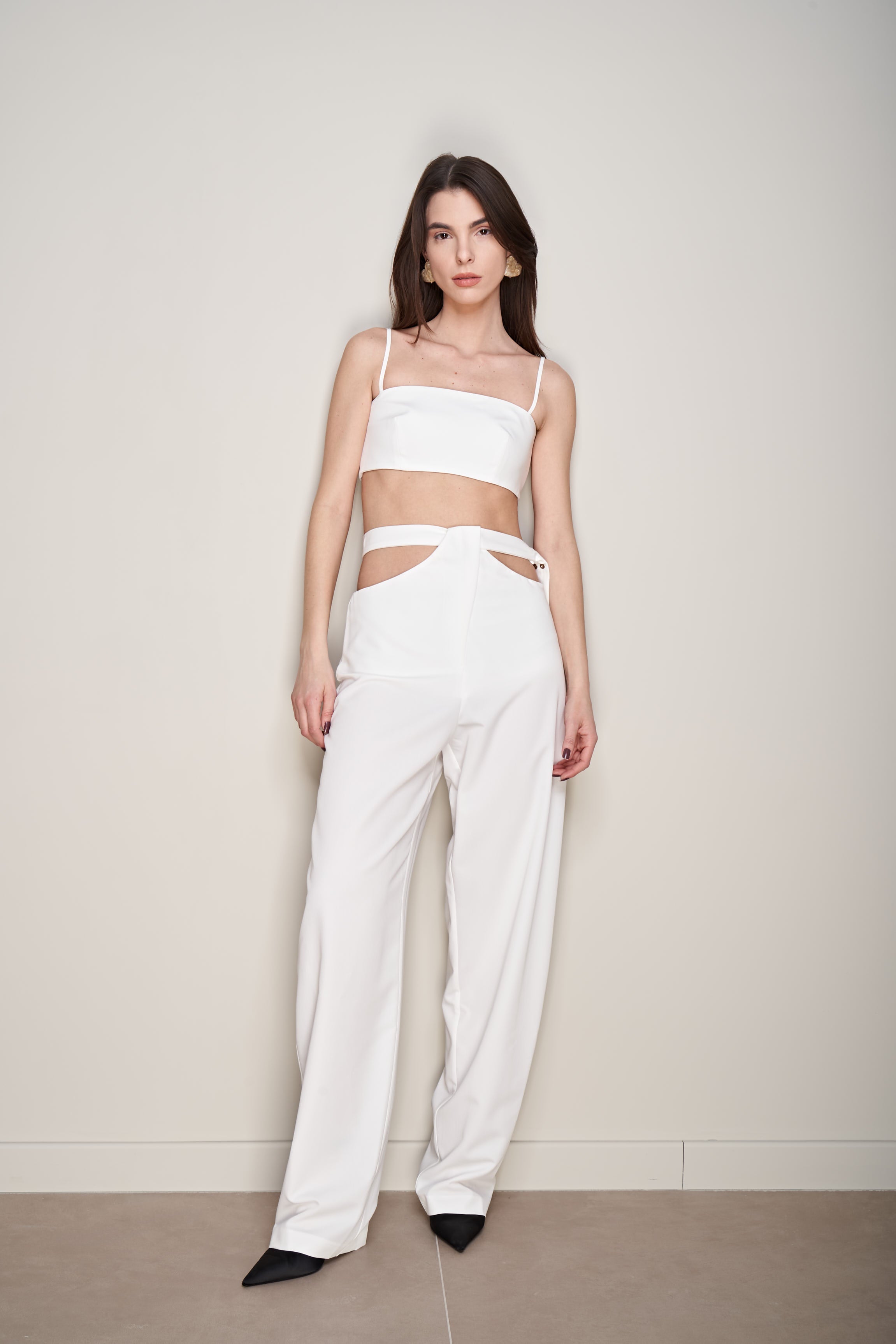 PANTALONI CON CUT-OUT