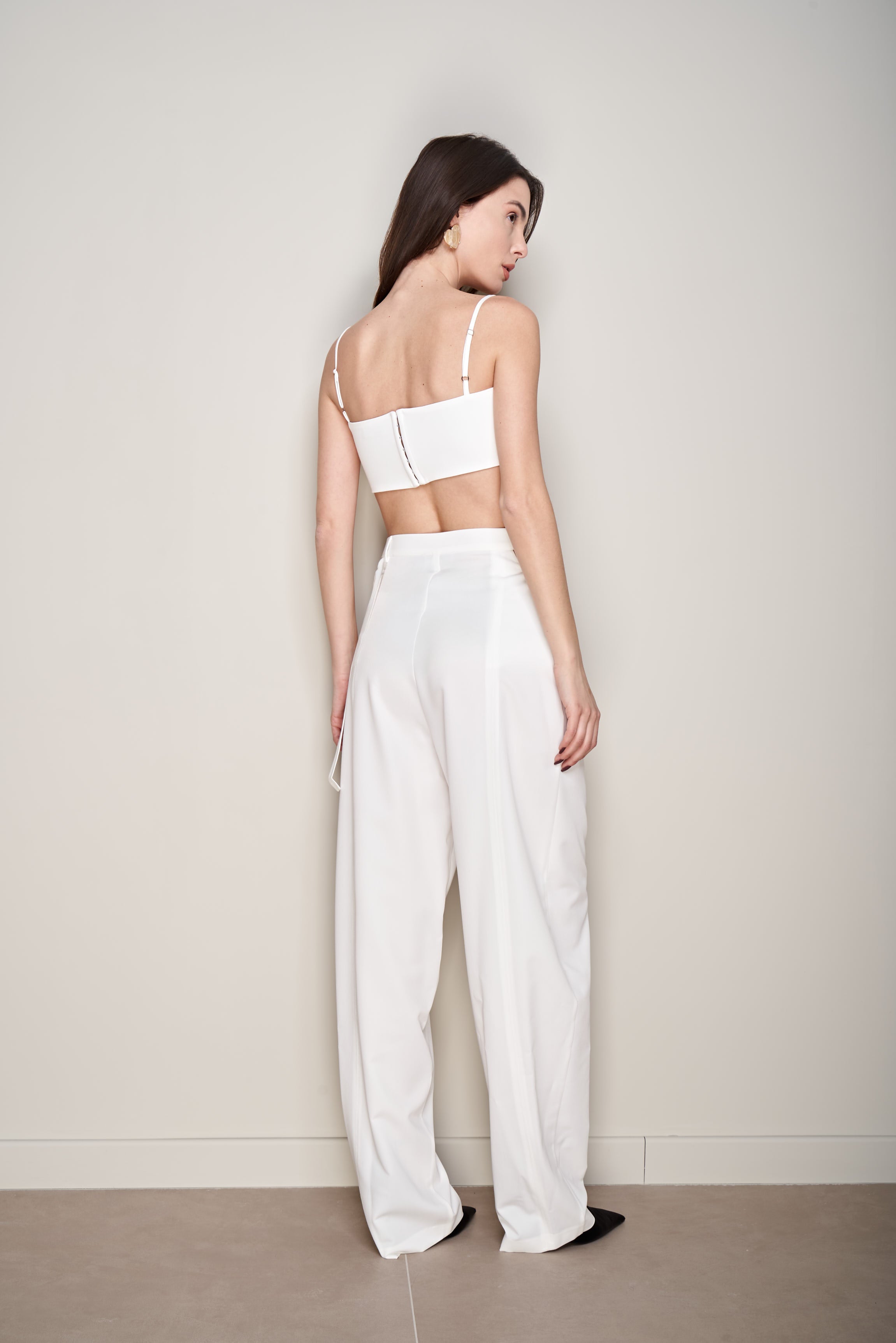 PANTALONI CON CUT-OUT