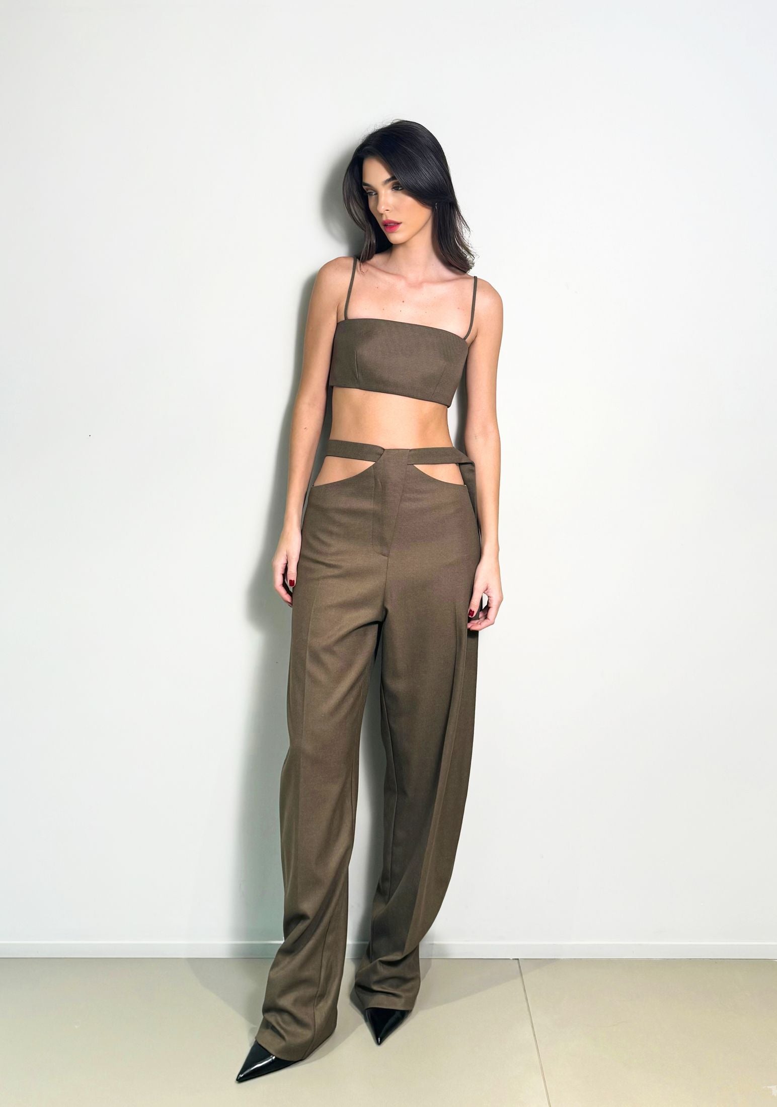 PANTALONI CUT OUT