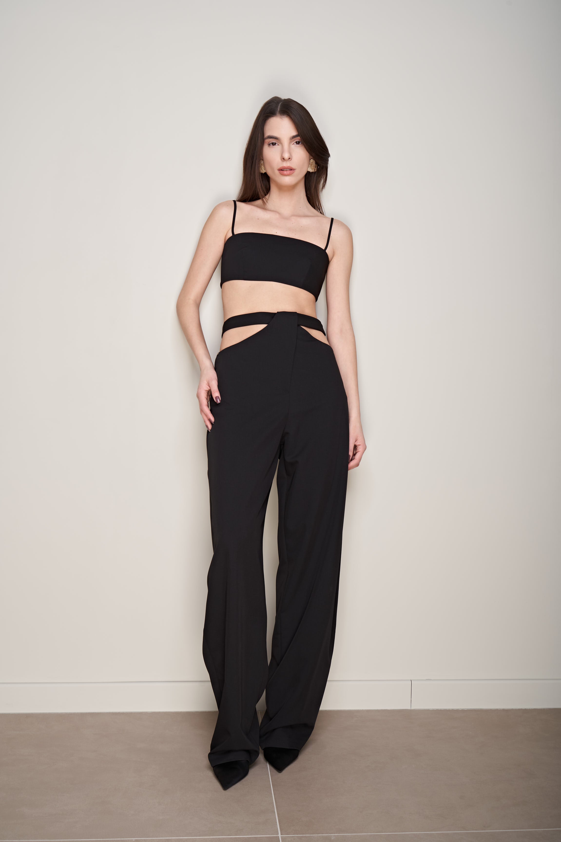 PANTALONI CON CUT-OUT