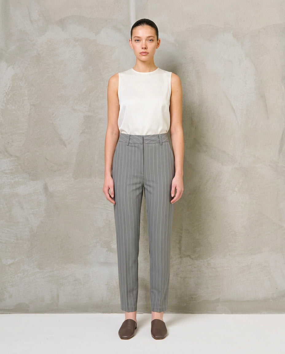 P13939|Colore:Grigio