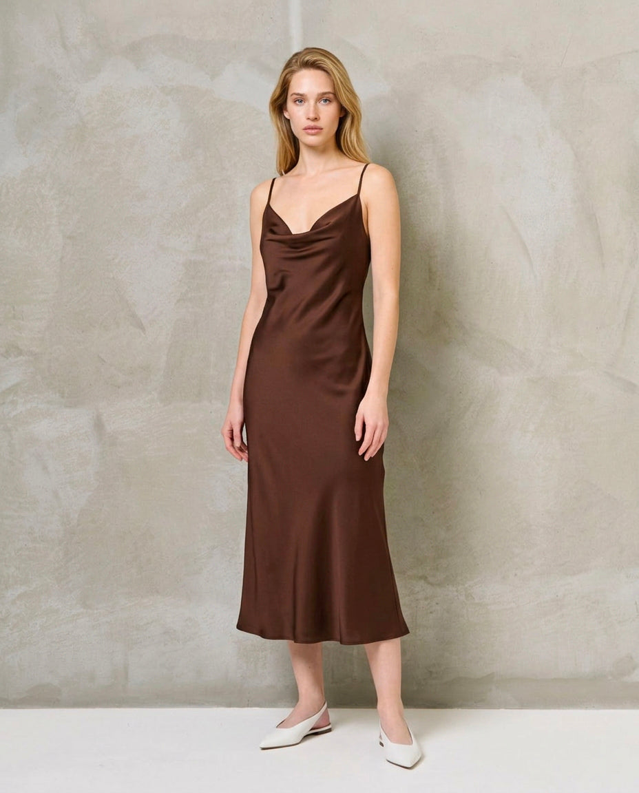 D527-Q211|Colore:Marrone